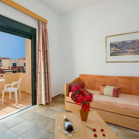 Kambos Village Lägenhetshotell Agia Marina