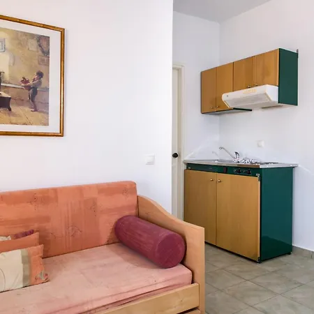 Lägenhetshotell Kambos Village Agia Marina