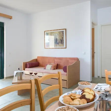 Kambos Village Lägenhetshotell Agia Marina