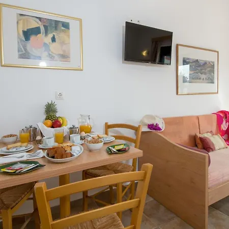 Lägenhetshotell Kambos Village 3*