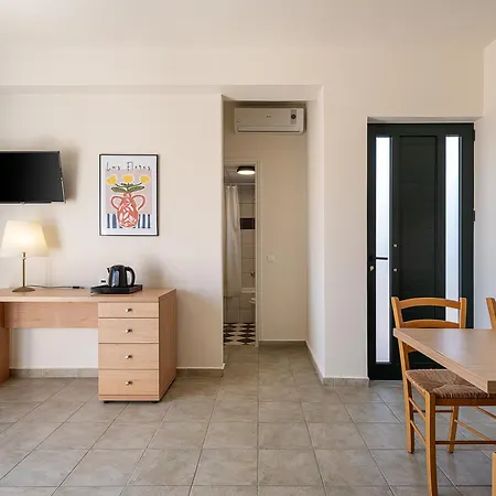 Kambos Village Lägenhetshotell Agia Marina