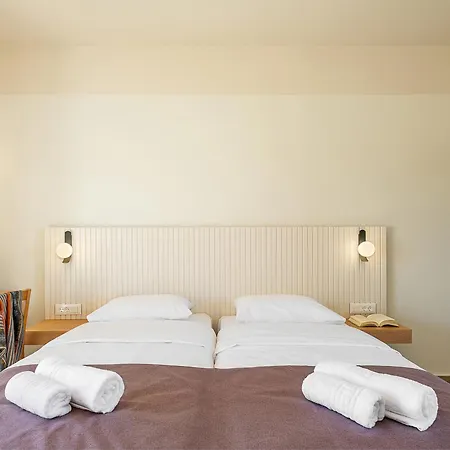 Kambos Village 3*